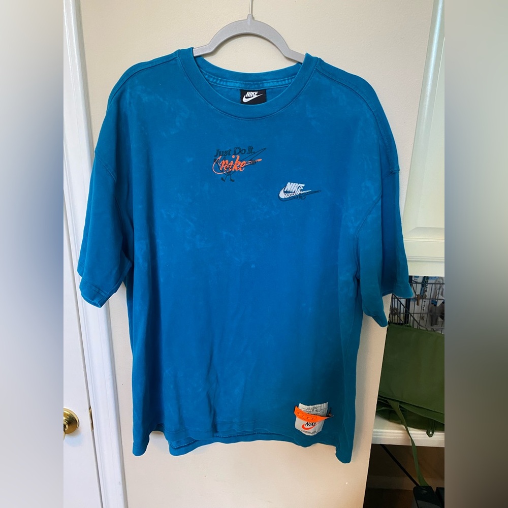Nike Mens Distressed Graphic T-Shirt Size Large